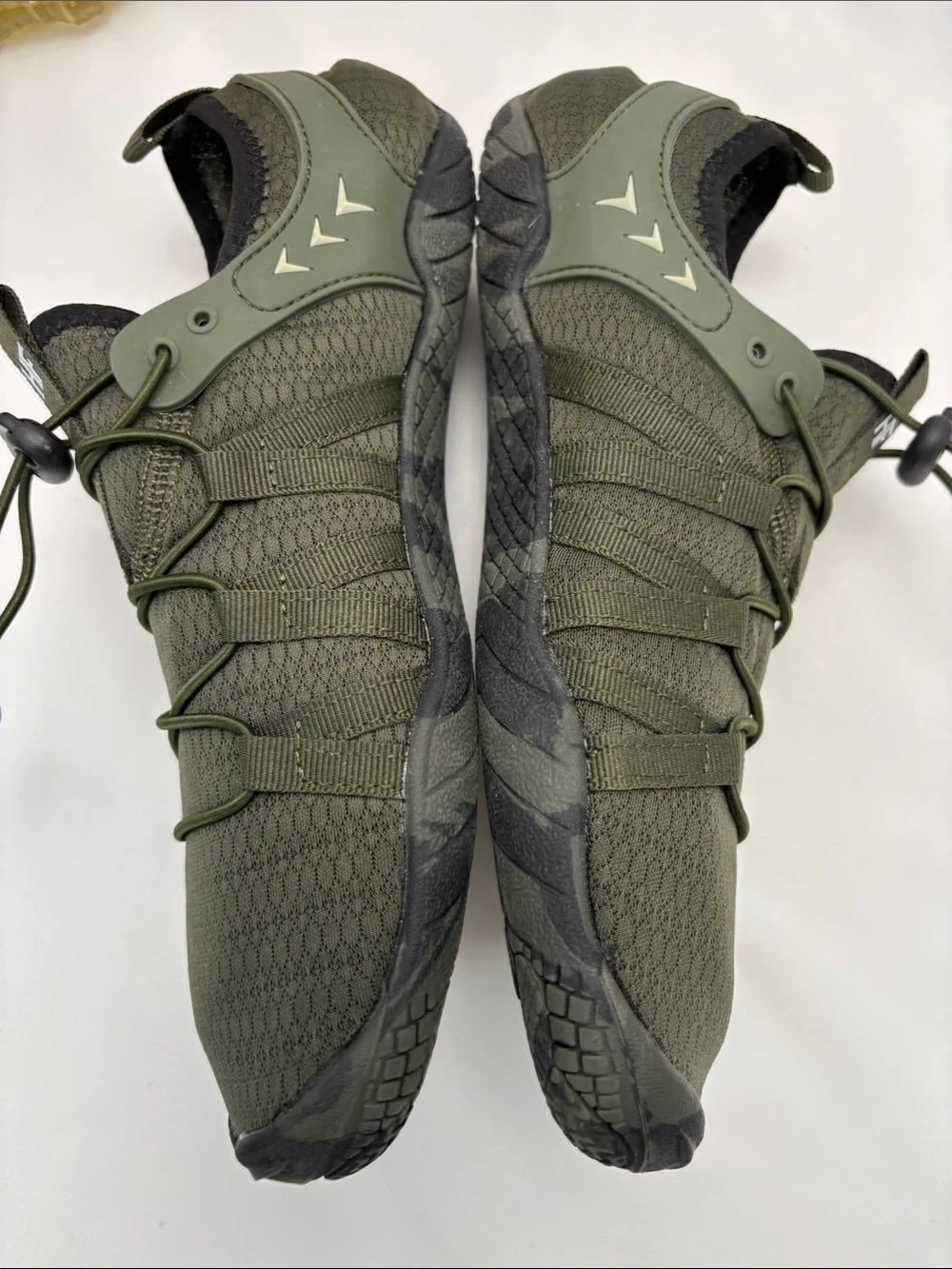 Hike Outdoors Olive Green Men’s / Women Sz40 Athletic‎ Sneakers #350